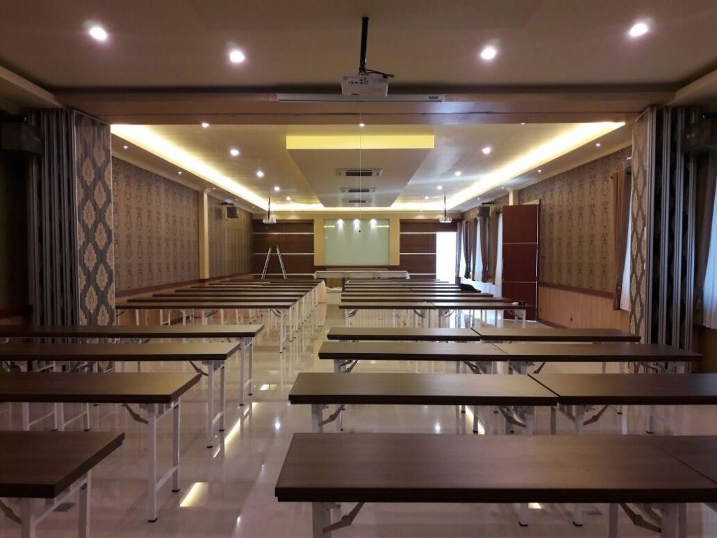 pasang partisi geser