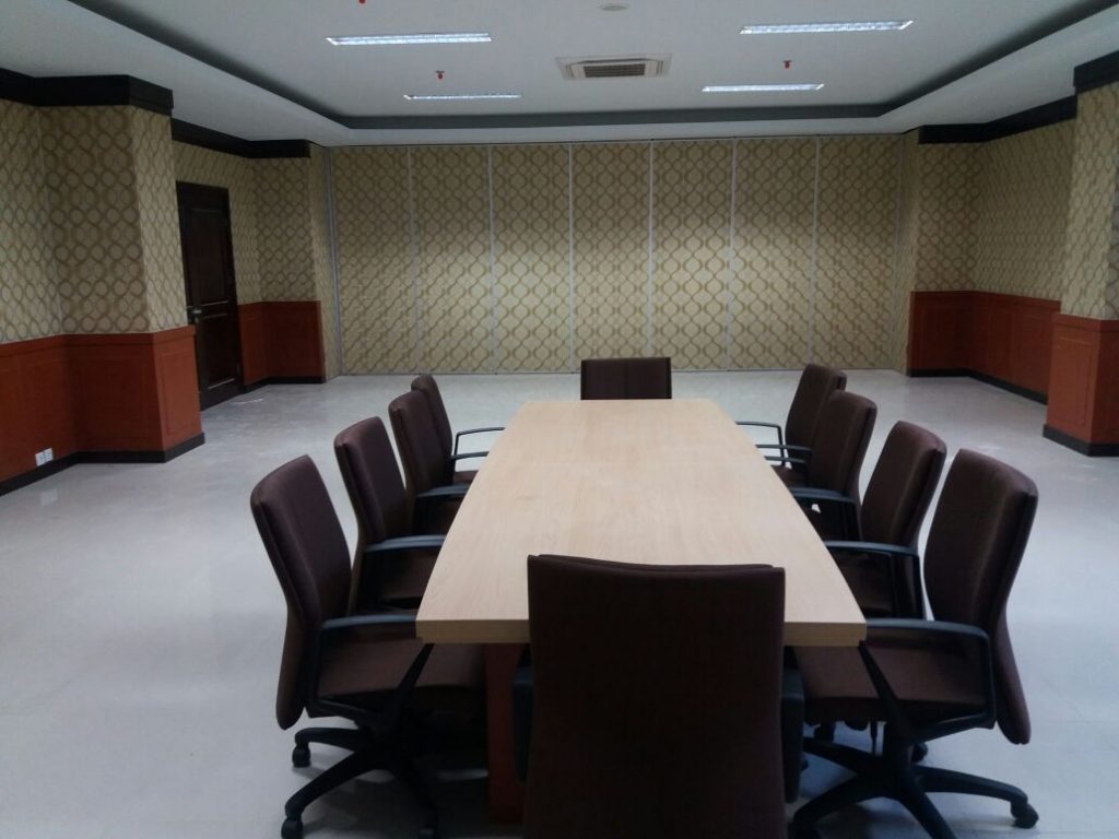 Pintu Penyekat Partisi Ruangan